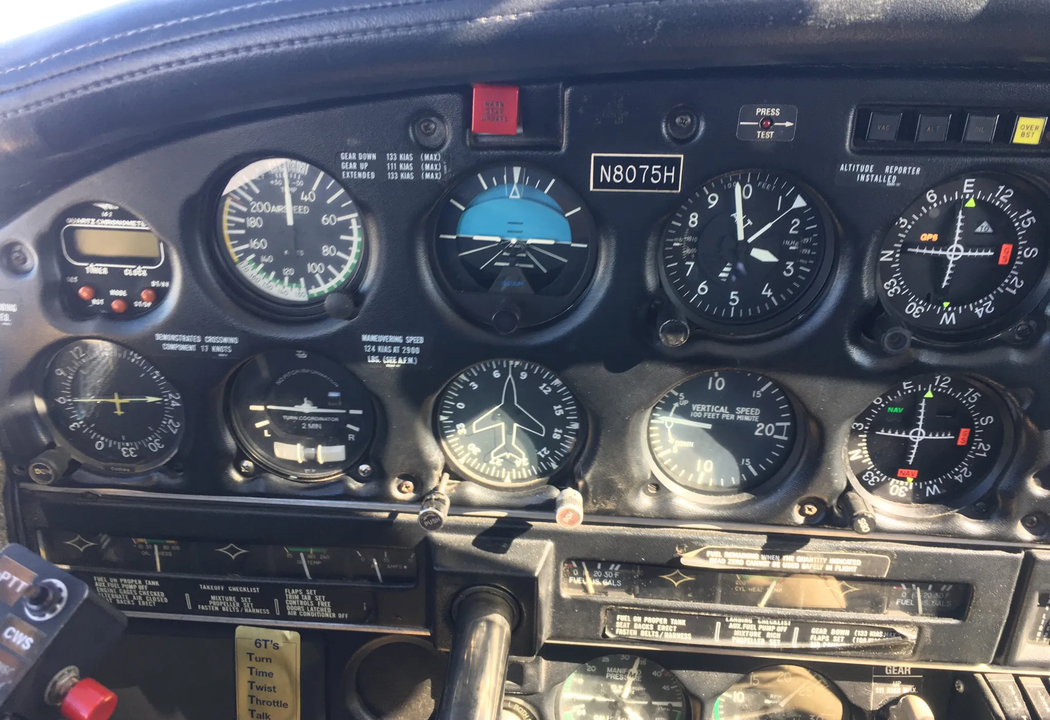 Instrument panel of a cessna 172 during IMC where the pitot tube is blocked and iced up